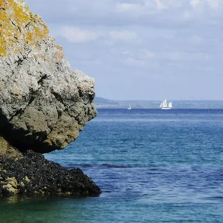 Tatil Evi Comfortable Holiday With Partial Sea Views, Douarnenez-treboul