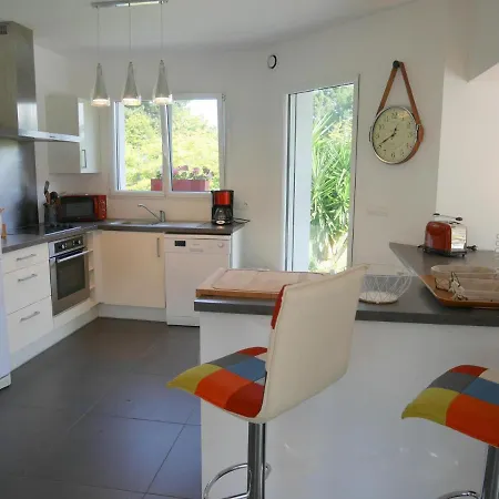 Comfortable Holiday With Partial Sea Views, Douarnenez-treboul * Douarnenez