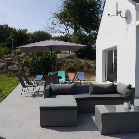 Tatil Evi Comfortable Holiday With Partial Sea Views, Douarnenez-treboul Douarnenez